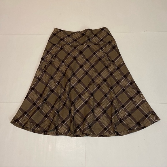 East 5th Dresses & Skirts - ⭐️ East 5th plaid skirt size 4